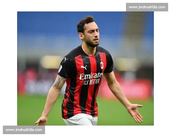 加拉塔萨雷主席澄清：与恰尔汗奥卢的交流纯属偶然，非转会谈判